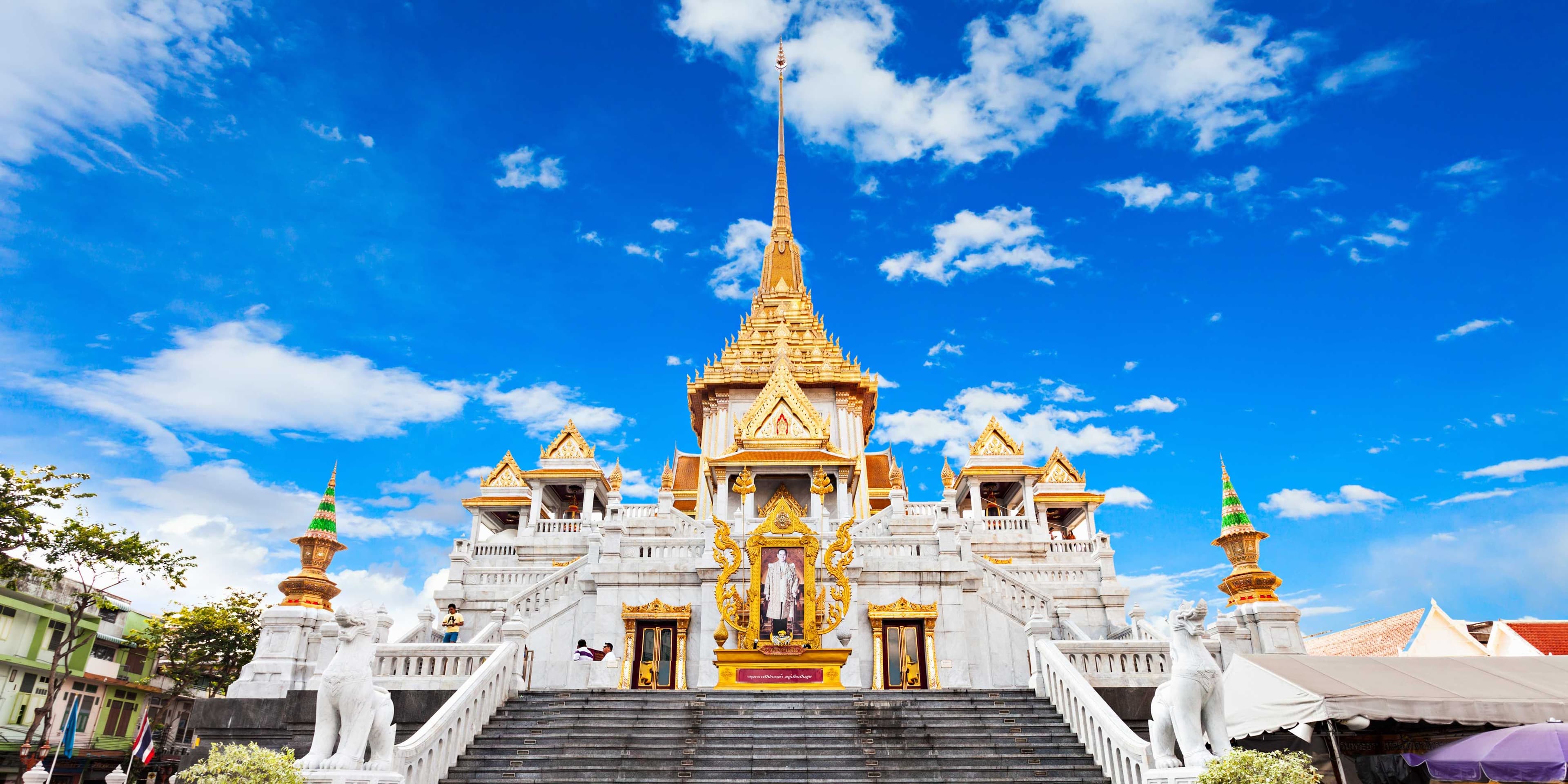 Wat Traimit - Bangkok's Golden Buddha and Chinatown Gateway