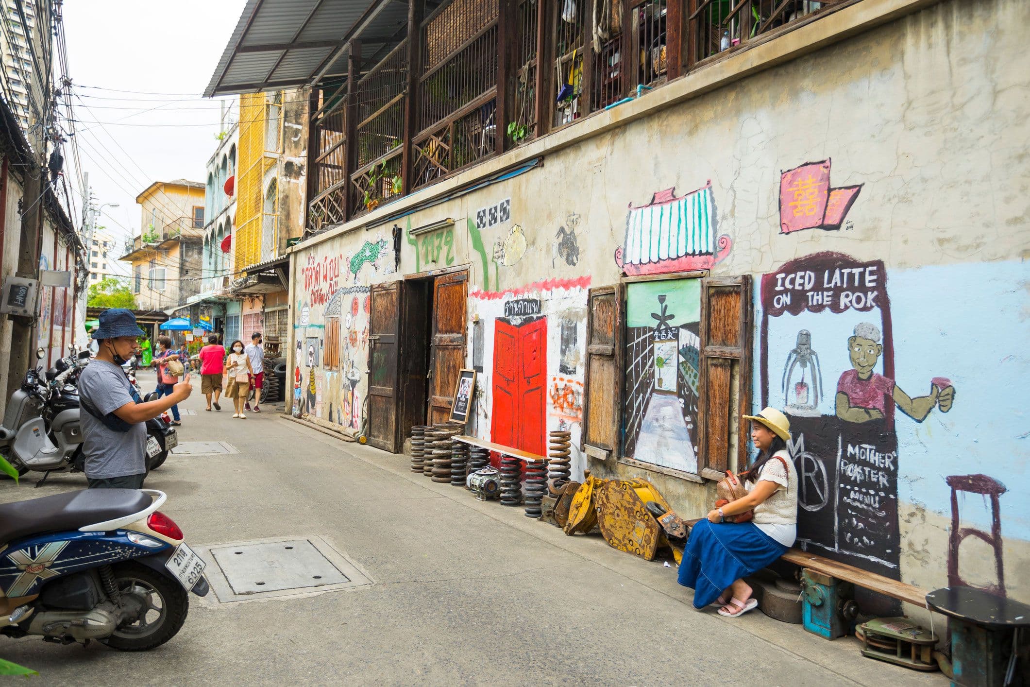 Historic buildings and cafés on Song Wat Road